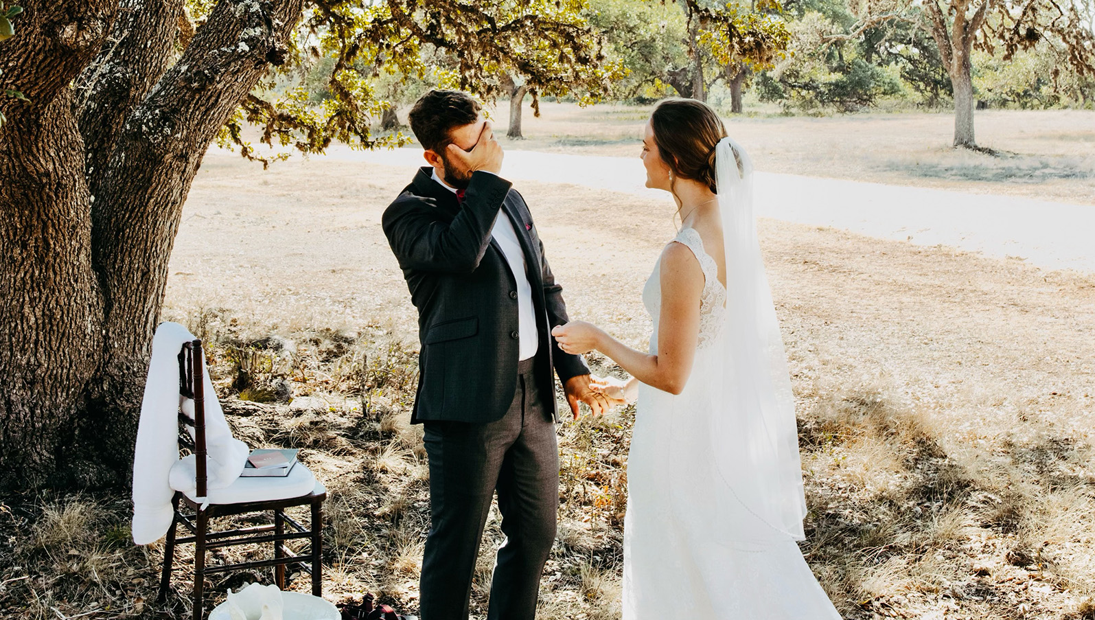 couples doing a first look