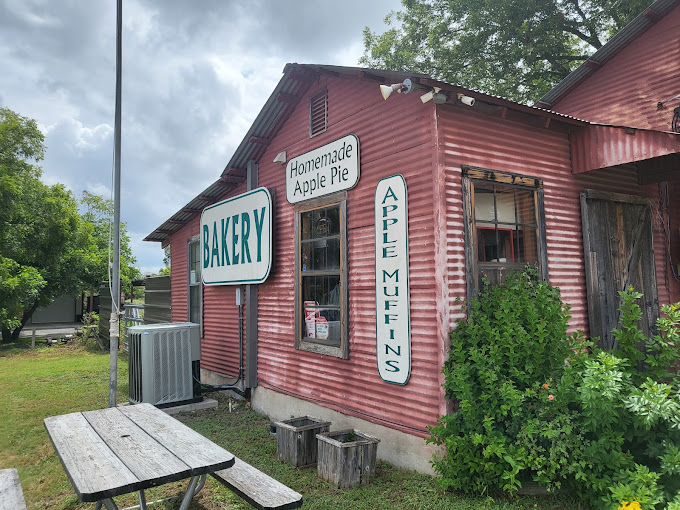 deutch-apple-bakery